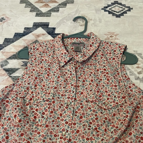 Floral Pearl Snap Wrangler Button-Up - Picture 5 of 5